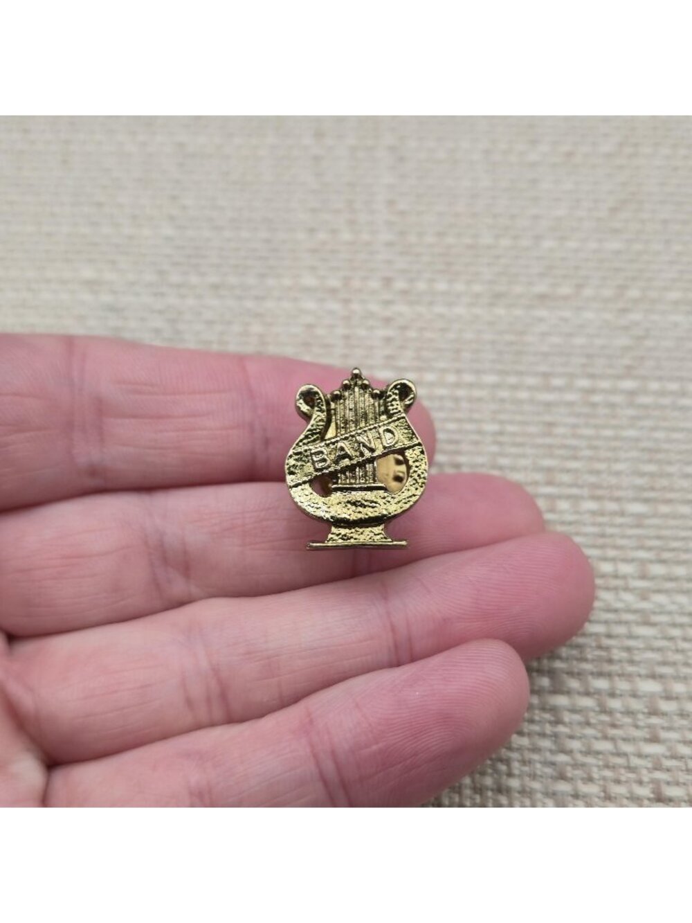 Gold Lyre Music Band Lapel Pin Vintage Musical Harp Badge A8845